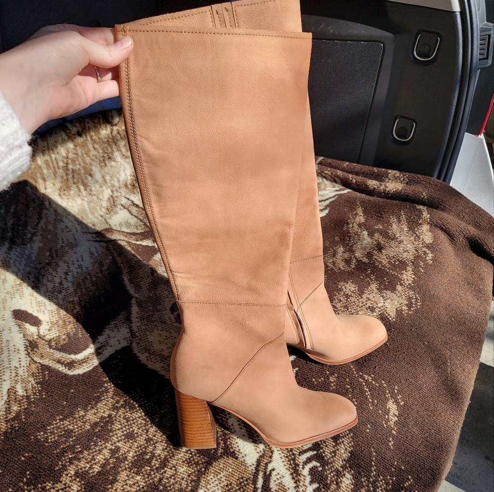Tan Knee-high Dolce Vita Boots Size 9.5